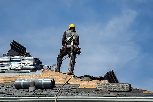 Professional Roofing technician working in Chelan Falls, WA